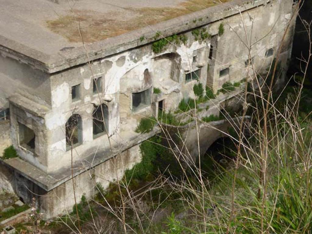 Suburban Baths, Herculaneum, April 2016. Exterior south-west corner, and south side. Photo courtesy of Michael Binns.